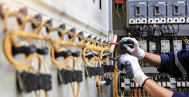 Professional Electrician technician working in Kenhorst, PA
